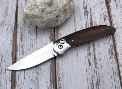 Выкидной нож "Бизон": сталь - Bohler М390; рукоять - айренвуд