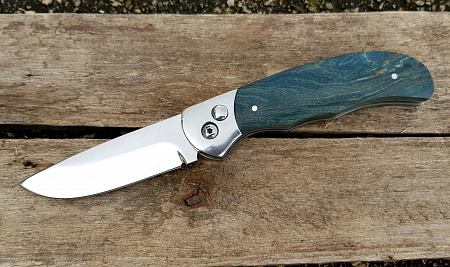 Выкидной нож "Рысь": сталь - Bohler М390; рукоять - карельская береза