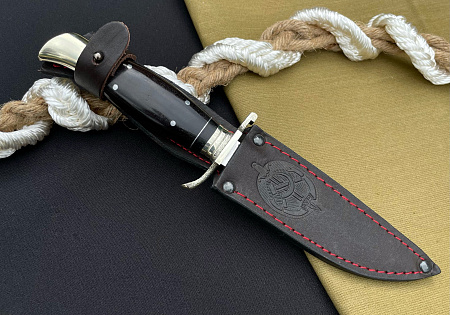"Финка НКВД": сталь - 95Х18 (кованая); рукоять - черный граб